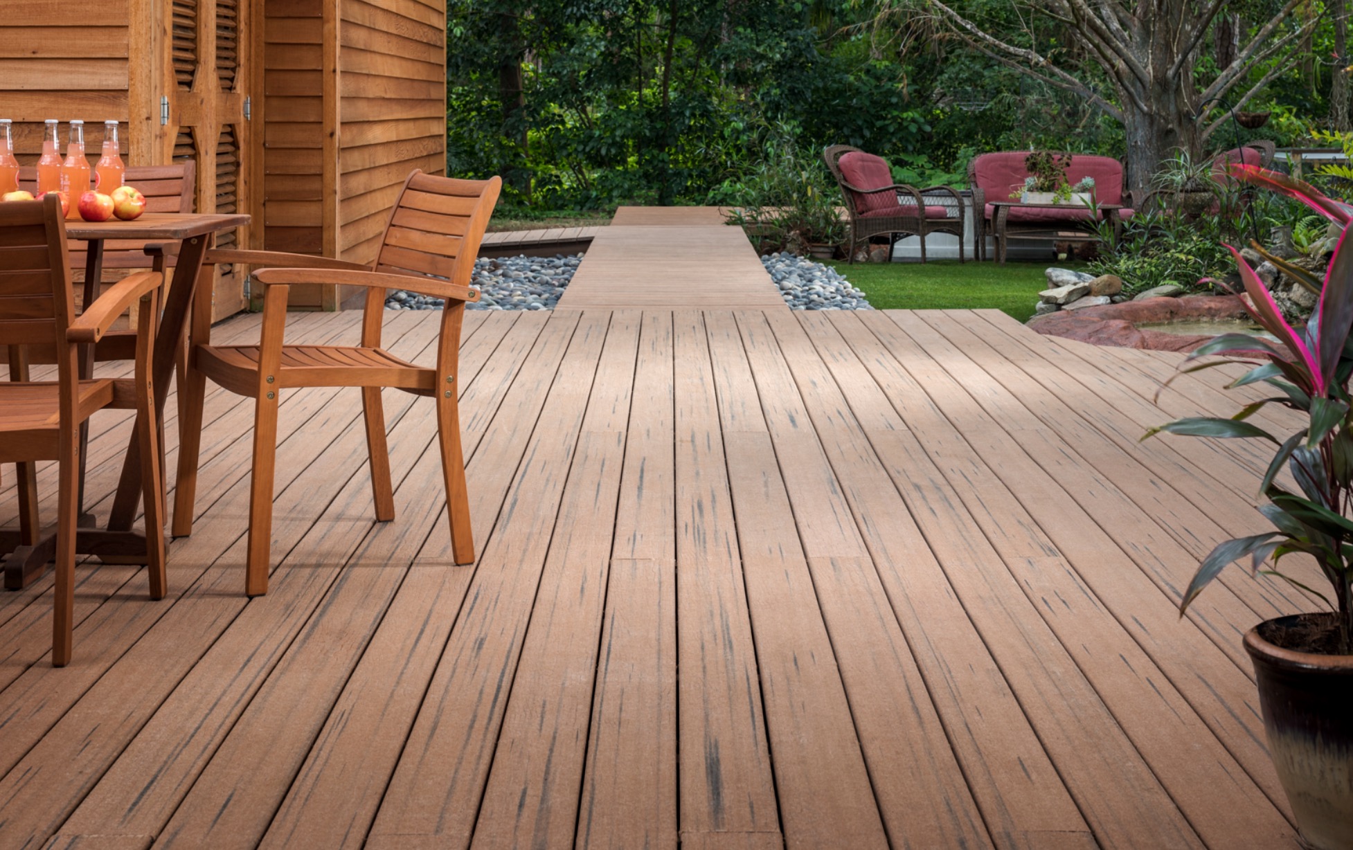 Best Deck Material Options for 2022